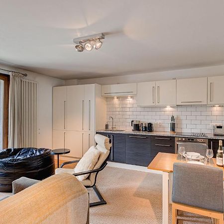Apartment Cosmiques - Alpes Travel - Central Chamonix - Sleeps 4 المظهر الخارجي الصورة