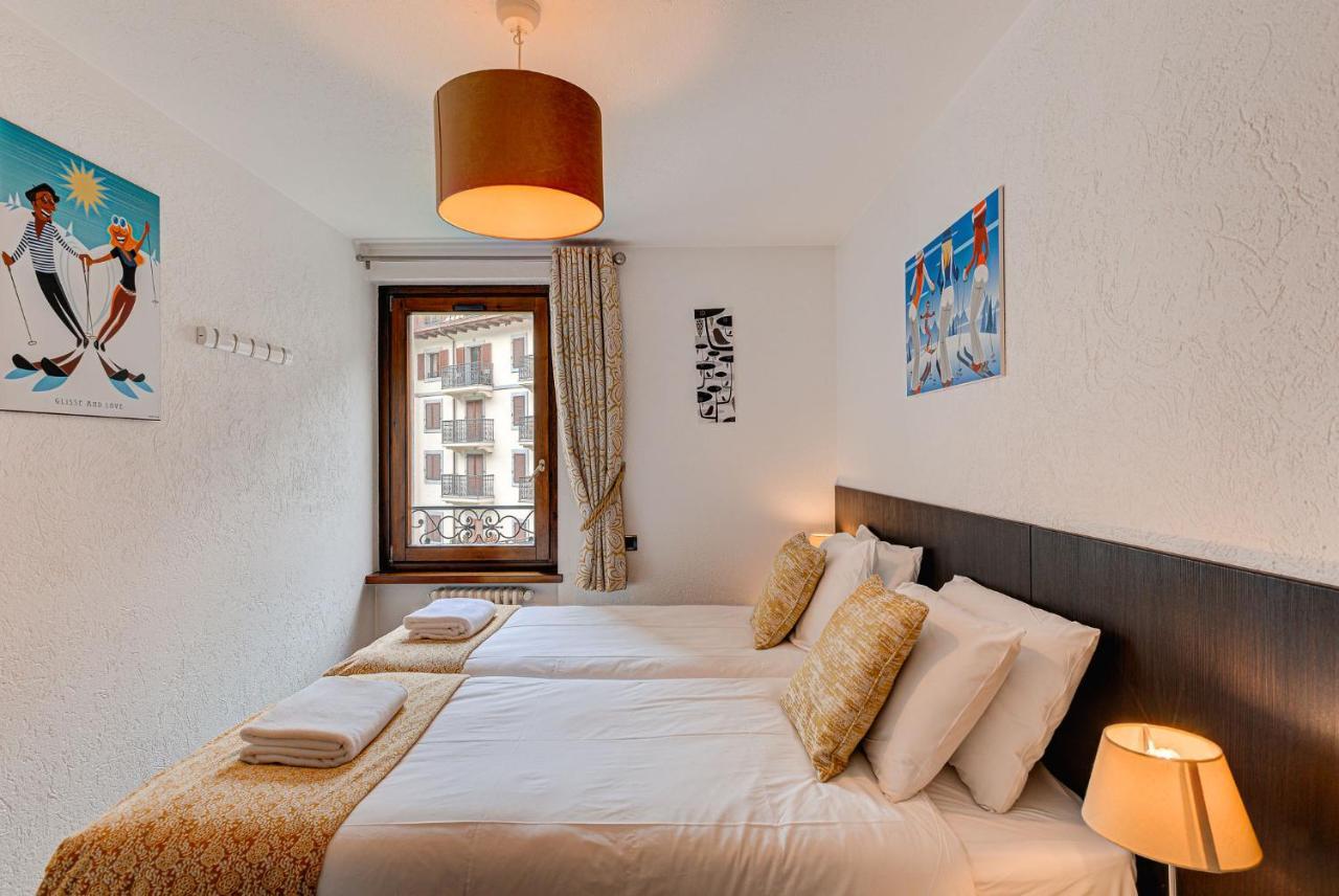 Apartment Cosmiques - Alpes Travel - Central Chamonix - Sleeps 4 المظهر الخارجي الصورة