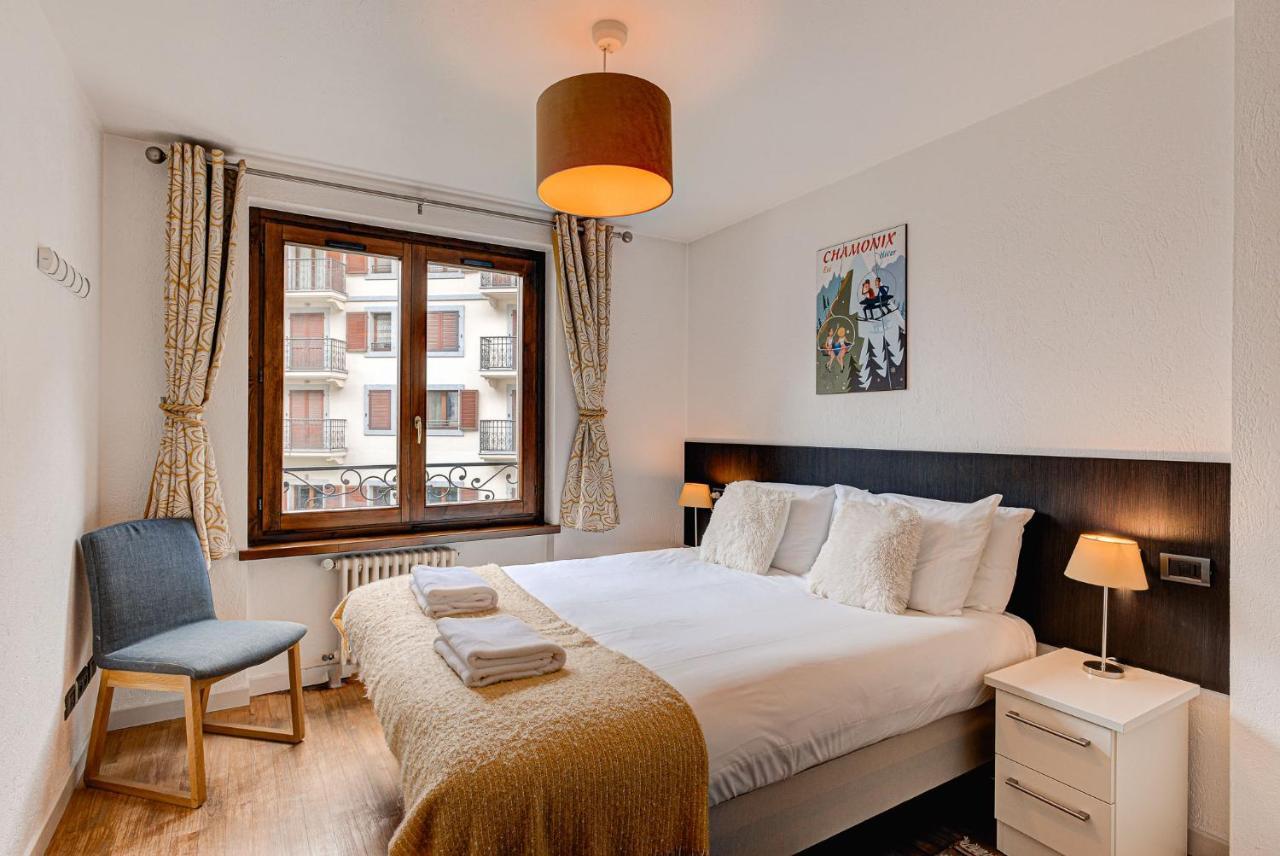 Apartment Cosmiques - Alpes Travel - Central Chamonix - Sleeps 4 المظهر الخارجي الصورة