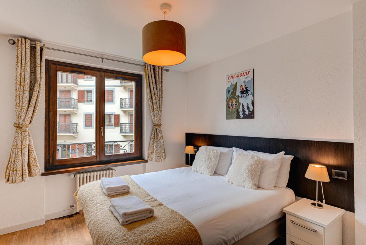 Apartment Cosmiques - Alpes Travel - Central Chamonix - Sleeps 4 المظهر الخارجي الصورة
