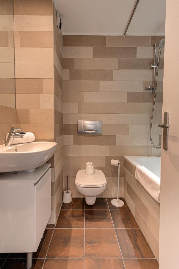 Apartment Cosmiques - Alpes Travel - Central Chamonix - Sleeps 4 المظهر الخارجي الصورة